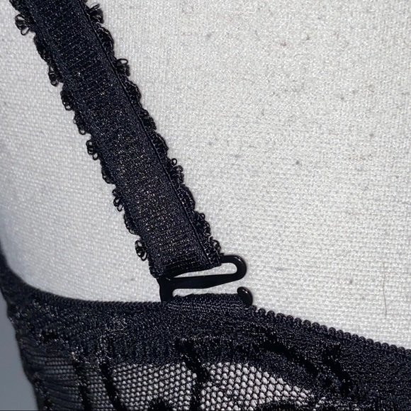 Black Satin & Lace Bra 38C - Picture 10 of 16